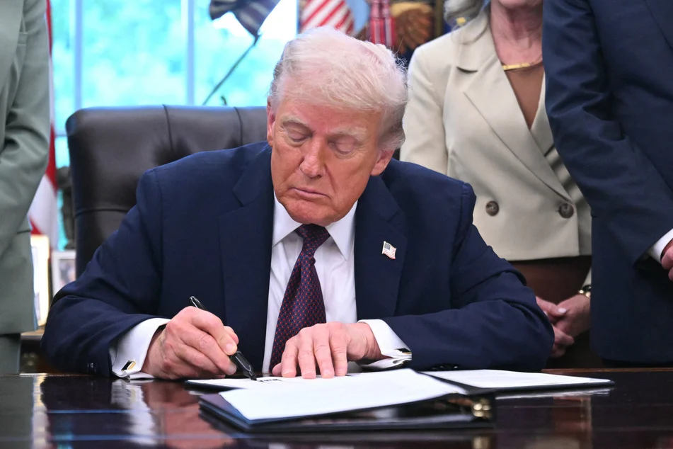 Trump extends delay on U.S. TikTok ban until mid-December